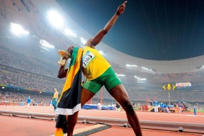 九游官方平台-Ming王者归来，首战封神，独行侠主场沸腾如海